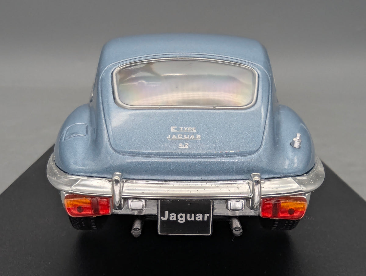 Modellautos 1:24 Whitebox WB 124039 Jaguar E-Type Metallic Blau OVP