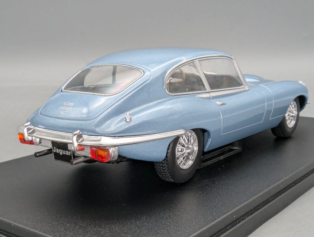 Modellautos 1:24 Whitebox WB 124039 Jaguar E-Type Metallic Blau OVP