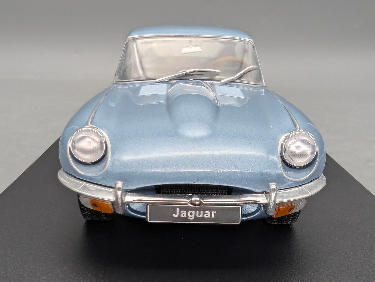 Modellautos 1:24 Whitebox WB 124039 Jaguar E-Type Metallic Blau OVP