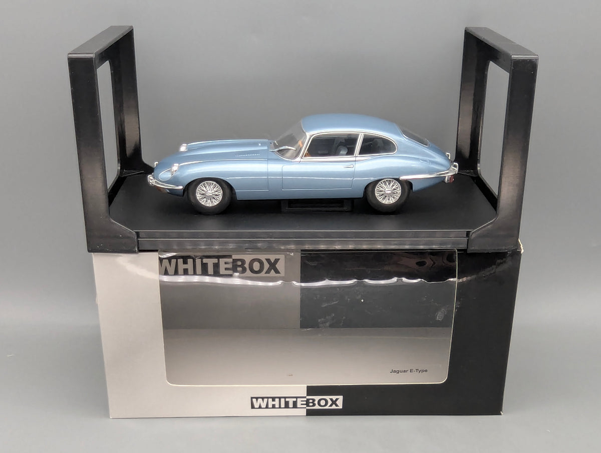 Modellautos 1:24 Whitebox WB 124039 Jaguar E-Type Metallic Blau OVP