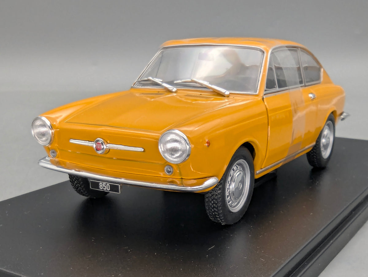 Modellautos 1:24 Whitebox WB 124168 Fiat 850 Coupe mit OVP