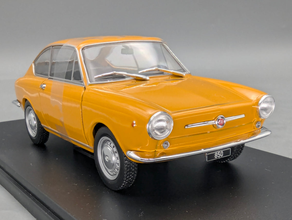 Modellautos 1:24 Whitebox WB 124168 Fiat 850 Coupe mit OVP