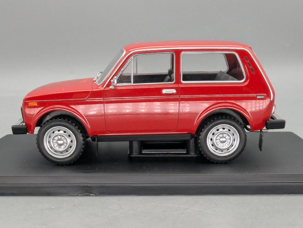 Modellautos 1:24 Whitebox WB 124133 Lada Niva 1600 Rot mit OVP