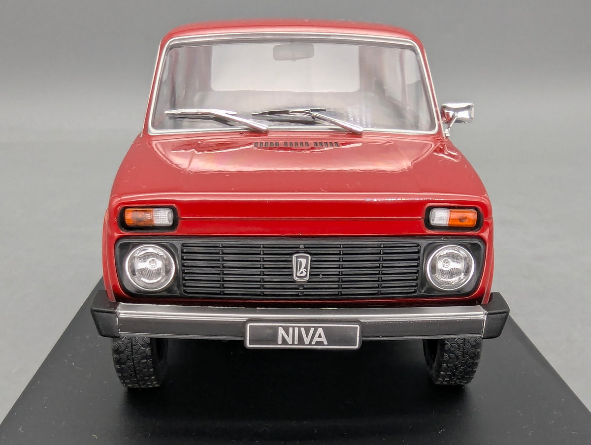 Modellautos 1:24 Whitebox WB 124133 Lada Niva 1600 Rot mit OVP