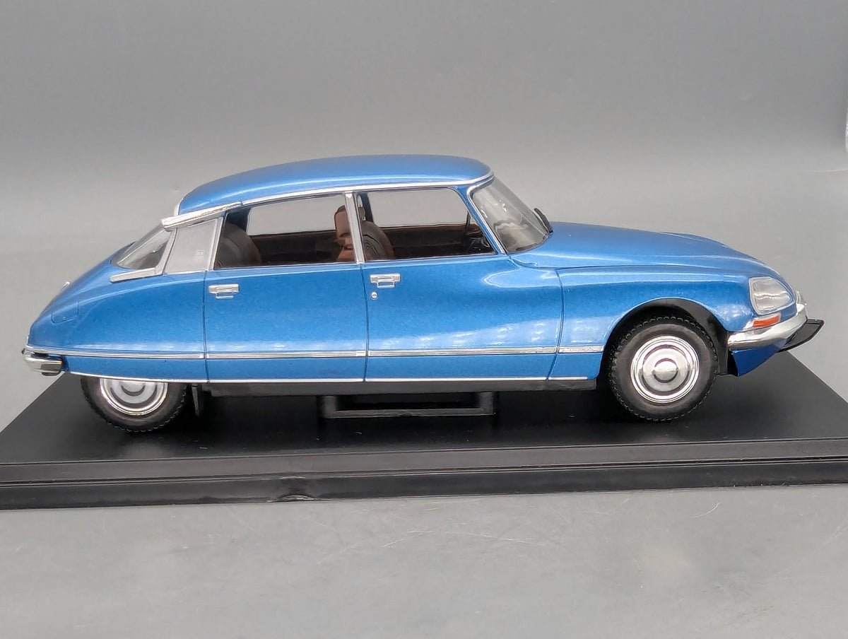 Modellautos 1:24 Whitebox WB 124127 Citroen DS 23 Pallas Metallic Blau mit OVP