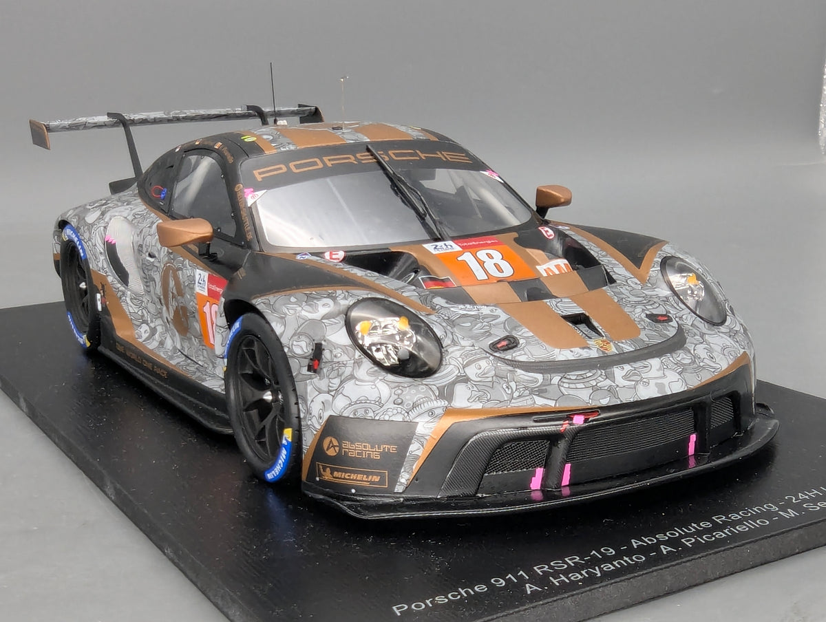 Modellautos 1:18 Spark Porsche 911 RSR-19 24h Le Mans 2021 #18 mit OVP