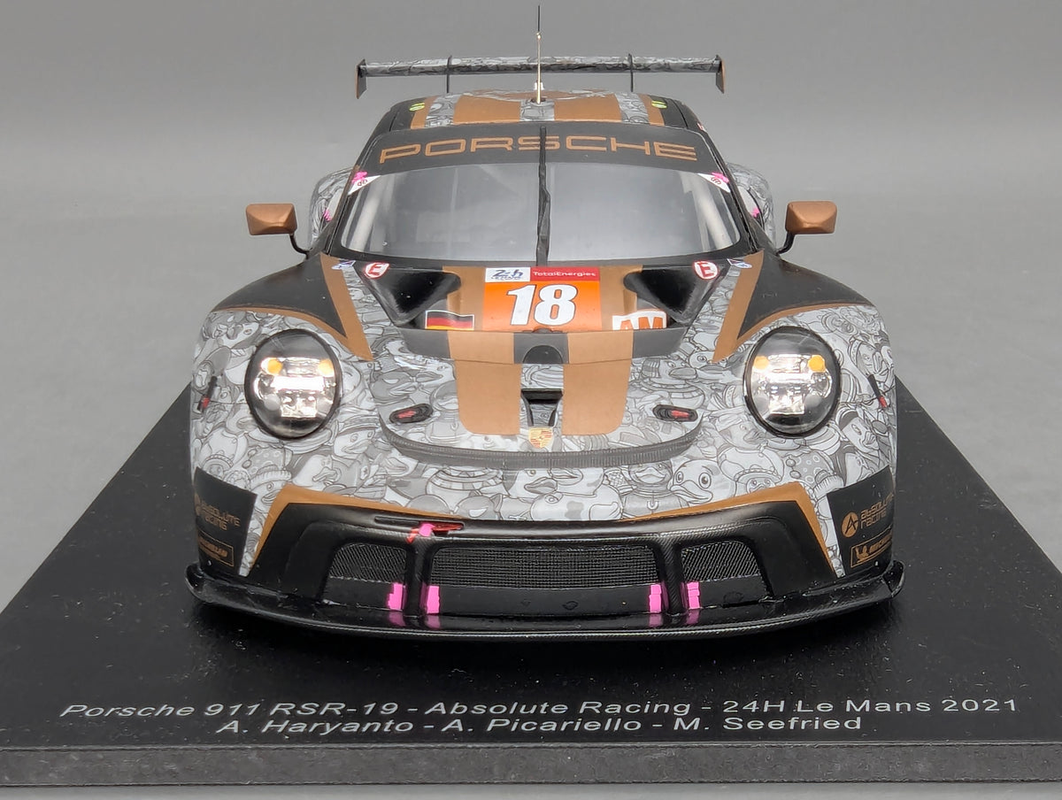 Modellautos 1:18 Spark Porsche 911 RSR-19 24h Le Mans 2021 #18 mit OVP