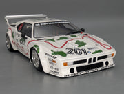 Modellautos 1:18 Minichamps BMW M1 1000km Nürbrg #201 Stuck & Piquet mit Vitrine
