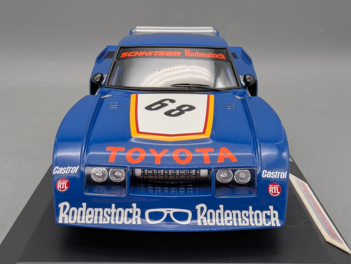 Modellautos 1:18 Spark Toyota Celica LB Turbo WINNER Zolder 1977 #68 mit Vitrine