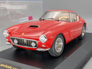 Modellautos 1:18 CMC Ferrari 250 GT Berlinetta Passo Corto SWB 1961 Vitrine
