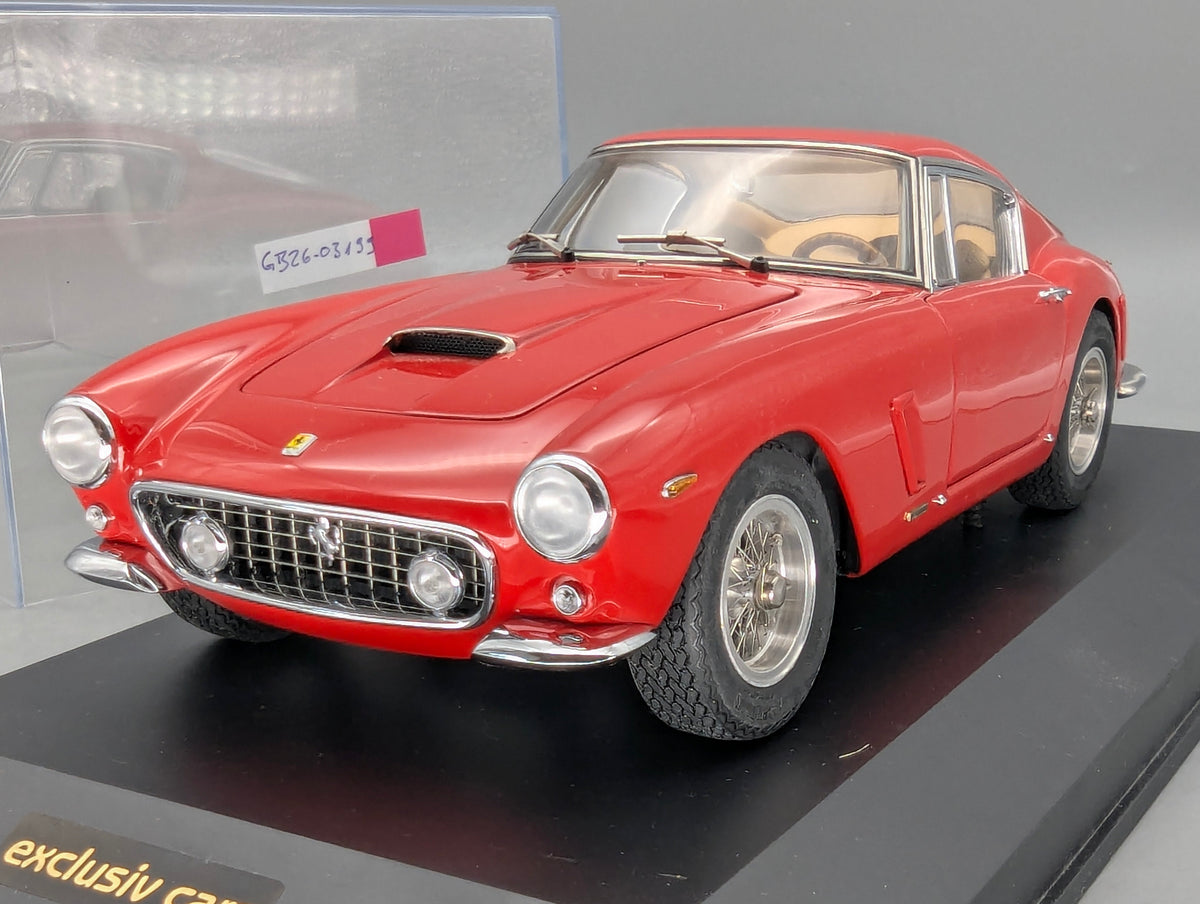 Modellautos 1:18 AUTOart Jaguar E-Type S1 Roadster Rot mit Vitrine