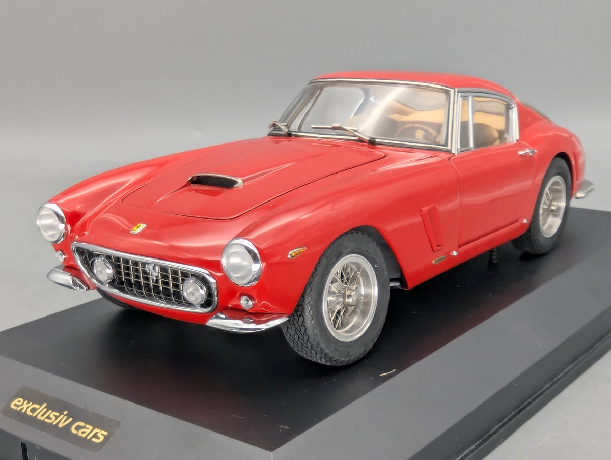 Modellautos 1:18 CMC Ferrari 250 GT Berlinetta Passo Corto SWB 1961 Vitrine
