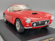 Modellautos 1:18 CMC Ferrari 250 GT Berlinetta Passo Corto SWB 1961 Vitrine