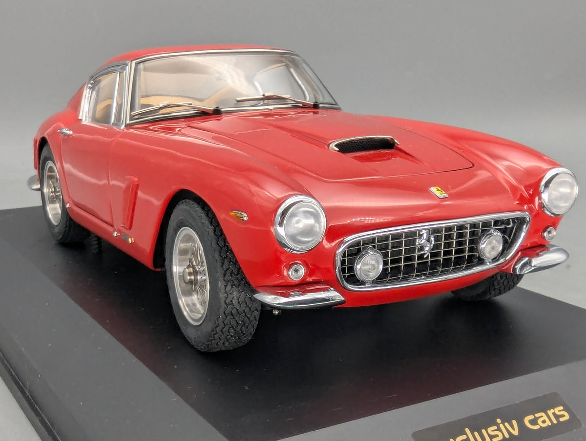 Modellautos 1:18 CMC Ferrari 250 GT Berlinetta Passo Corto SWB 1961 Vitrine