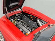Modellautos 1:18 AUTOart Jaguar E-Type S1 Roadster Rot mit Vitrine