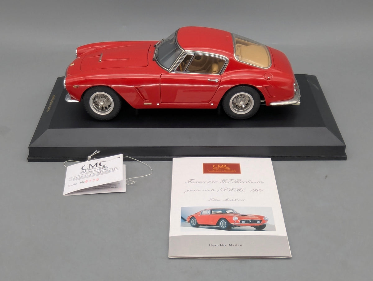 Modellautos 1:18 AUTOart Jaguar E-Type S1 Roadster Rot mit Vitrine