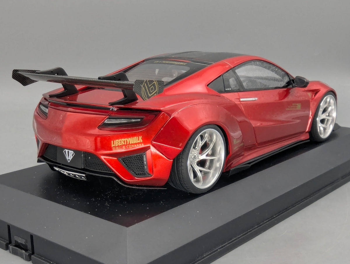 Modellautos 1:18 GT Spirit Honda NSX LB-Works mit Vitrine