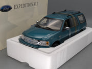 Modellautos 1:18 UT Models Ford Expedition Regular XLT Metallic Grün mit OVP