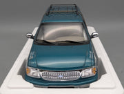 Modellautos 1:18 UT Models Ford Expedition Regular XLT Metallic Grün mit OVP