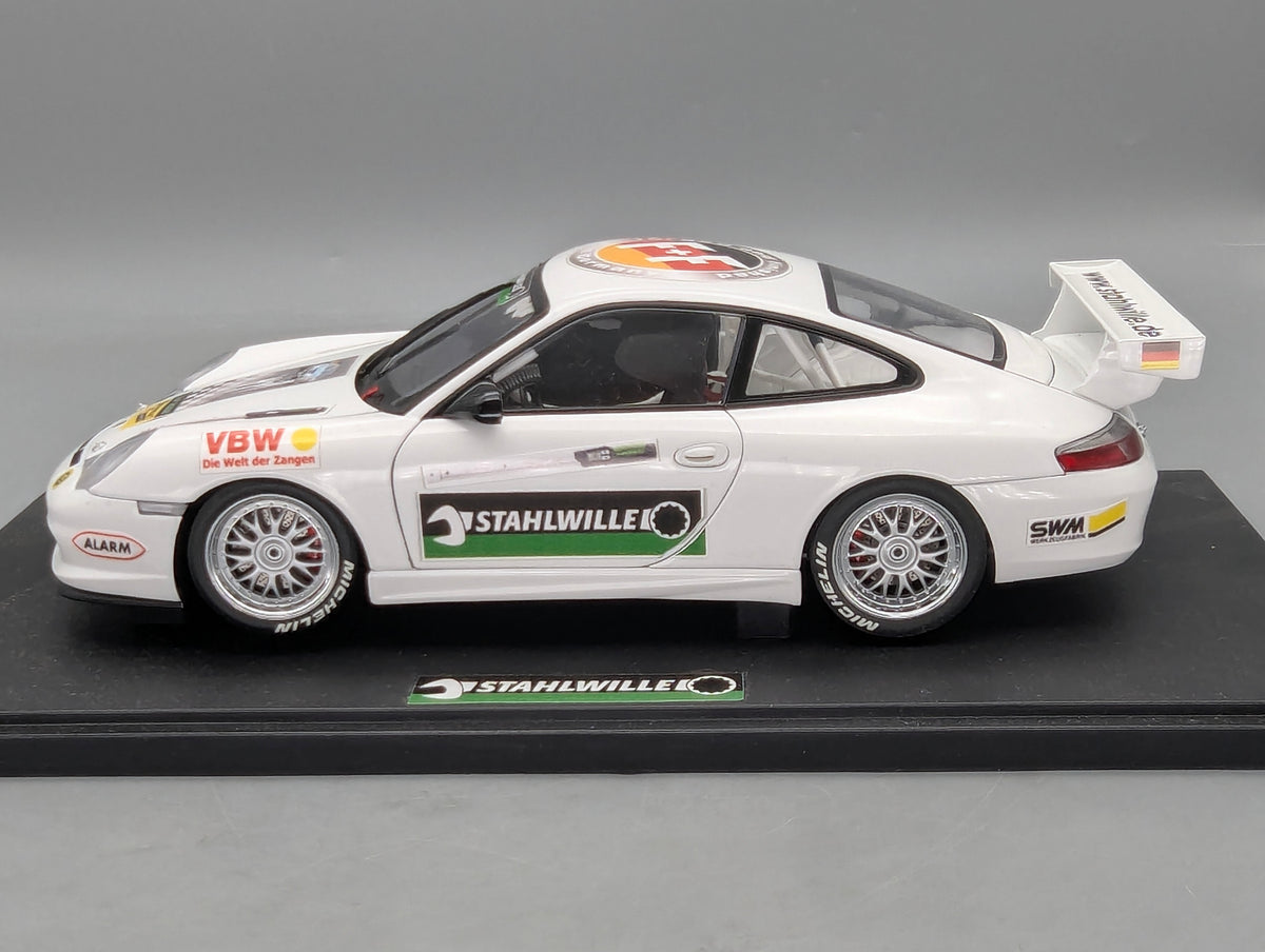 Modellautos 1:18 Umbau Decals Basis AUTOart Porsche 911 Carrera Cup White OVP