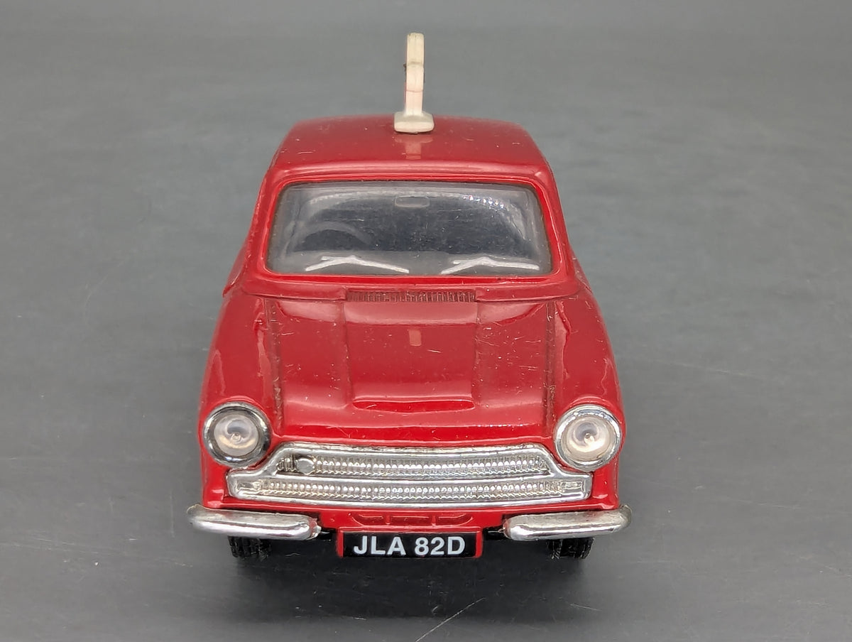 Modellautos 1:43 nicht 1:50 Corgi 98165 Ford Cortina mit 2 Figuren und mit OVP