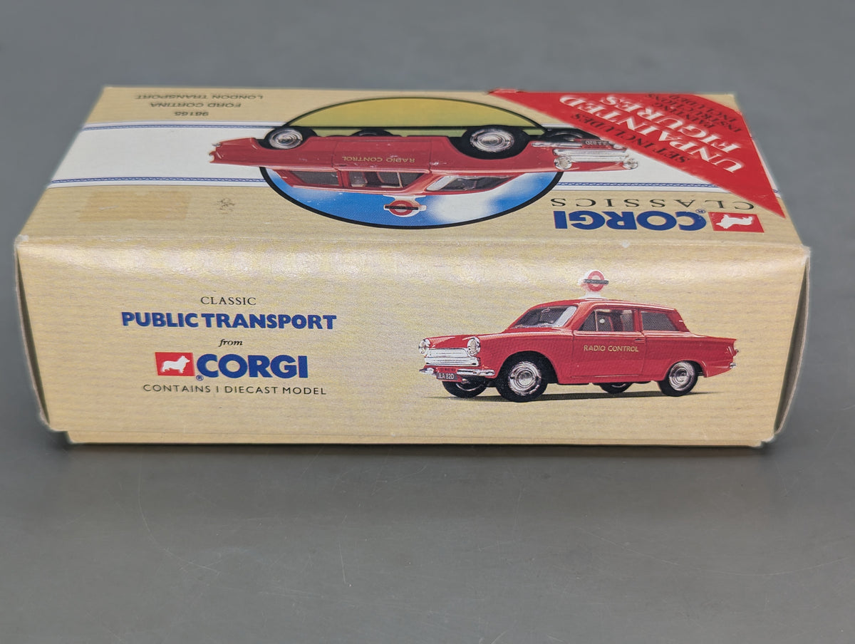 Modellautos 1:43 nicht 1:50 Corgi 98165 Ford Cortina mit 2 Figuren und mit OVP