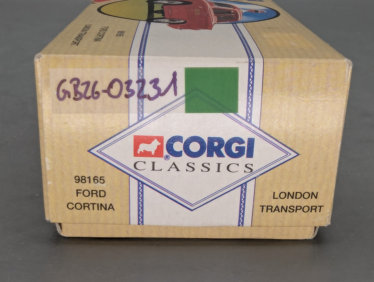 Modellautos 1:43 nicht 1:50 Corgi 98165 Ford Cortina mit 2 Figuren und mit OVP
