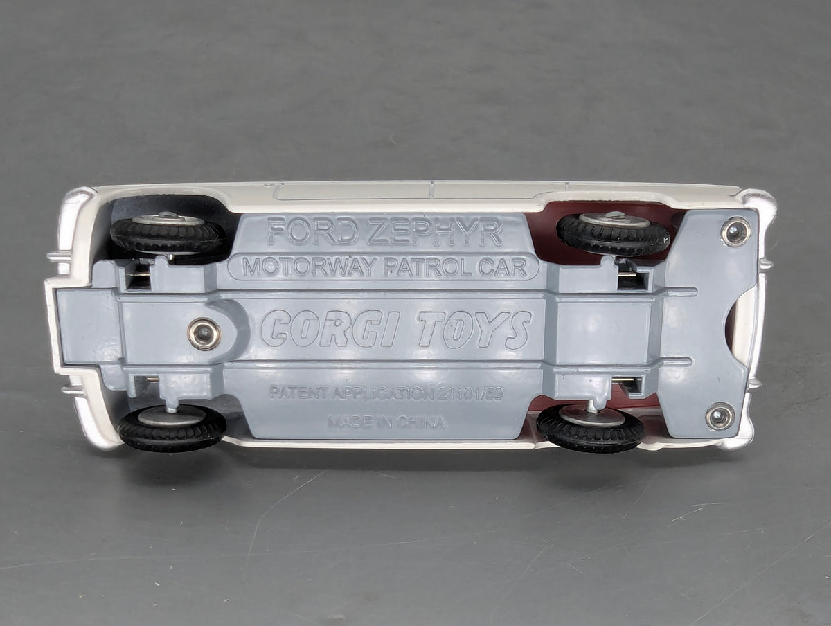 Modellautos 1:43 Corgi Toys Ford Zephyr Motorway Patrol Replikat Zertifikat OVP