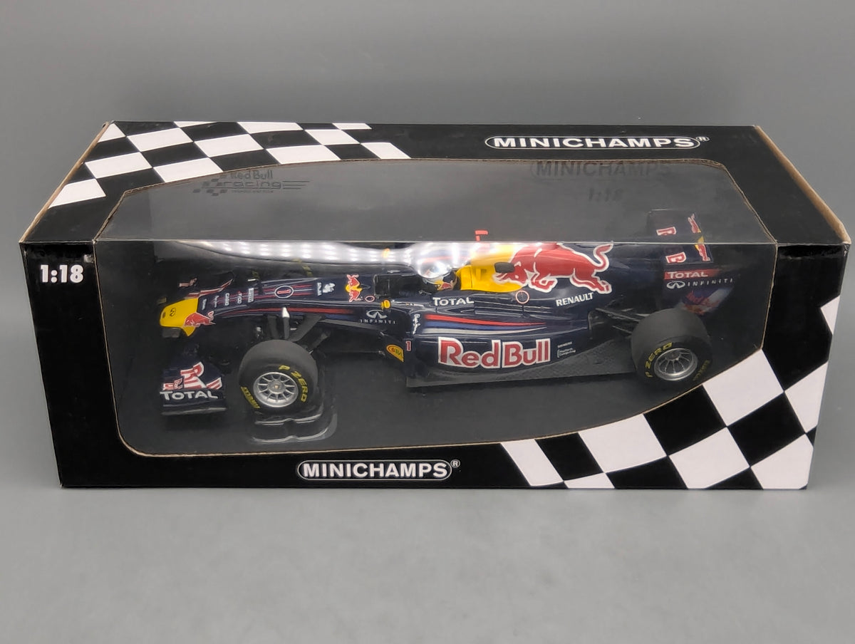 Modellautos 1:18 Minichamps Red Bull Racing Renault Showcar 2011 #1 S Vettel OVP