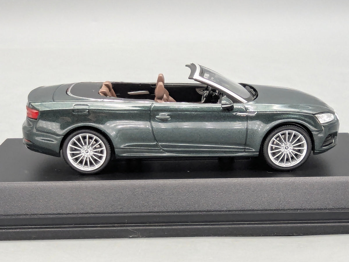 Modellautos 1:43 iScale Audi A5 Cabriolet Gotlandgrün mit Dealer OVP