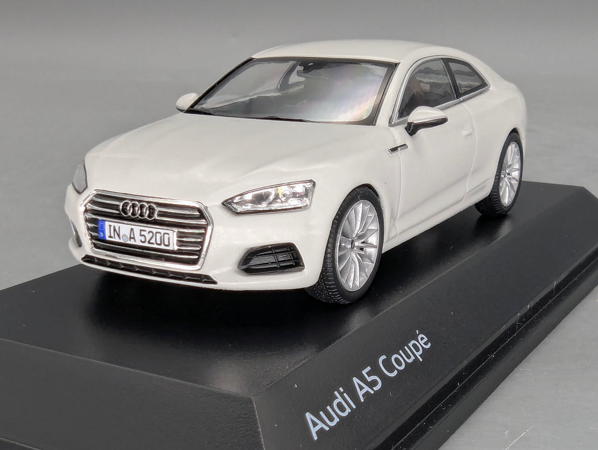 Modellautos 1:43 iScale Audi A5 Coupe Gletscherweiß mit Dealer OVP