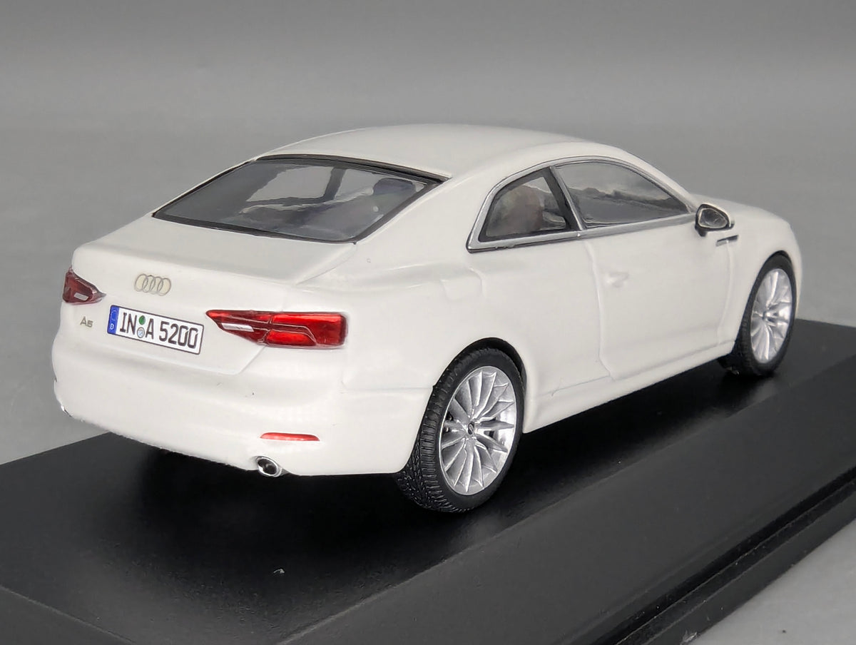 Modellautos 1:43 iScale Audi A5 Coupe Gletscherweiß mit Dealer OVP