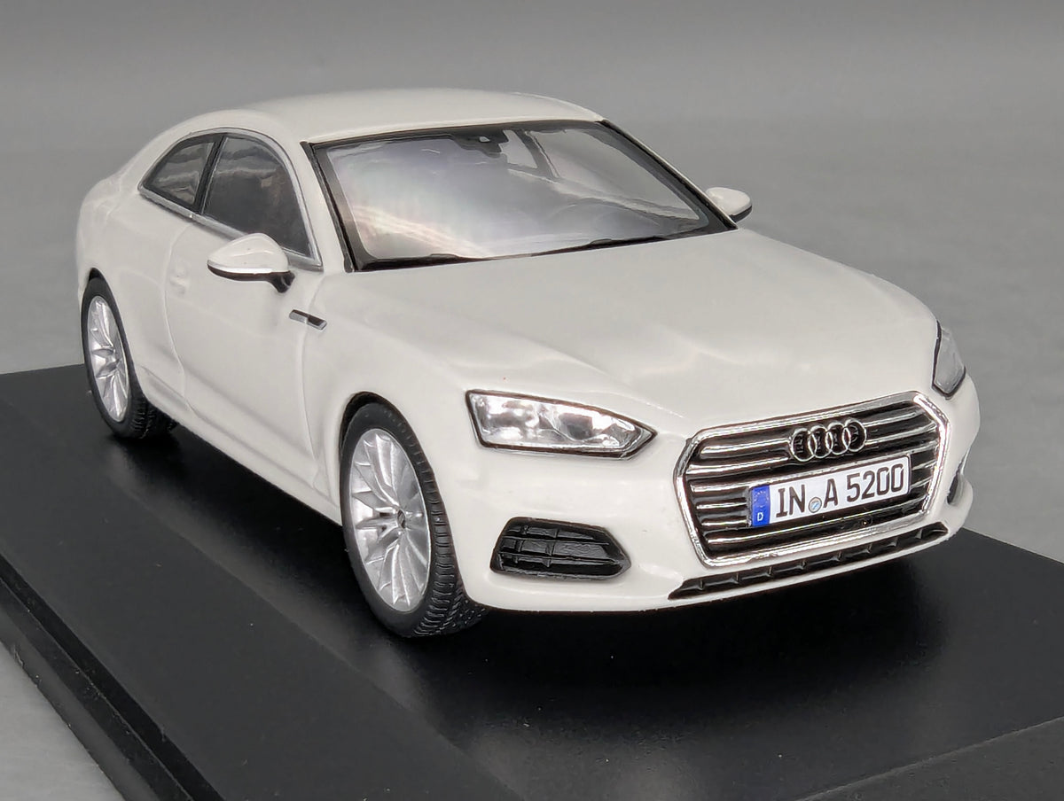Modellautos 1:43 iScale Audi A5 Coupe Gletscherweiß mit Dealer OVP