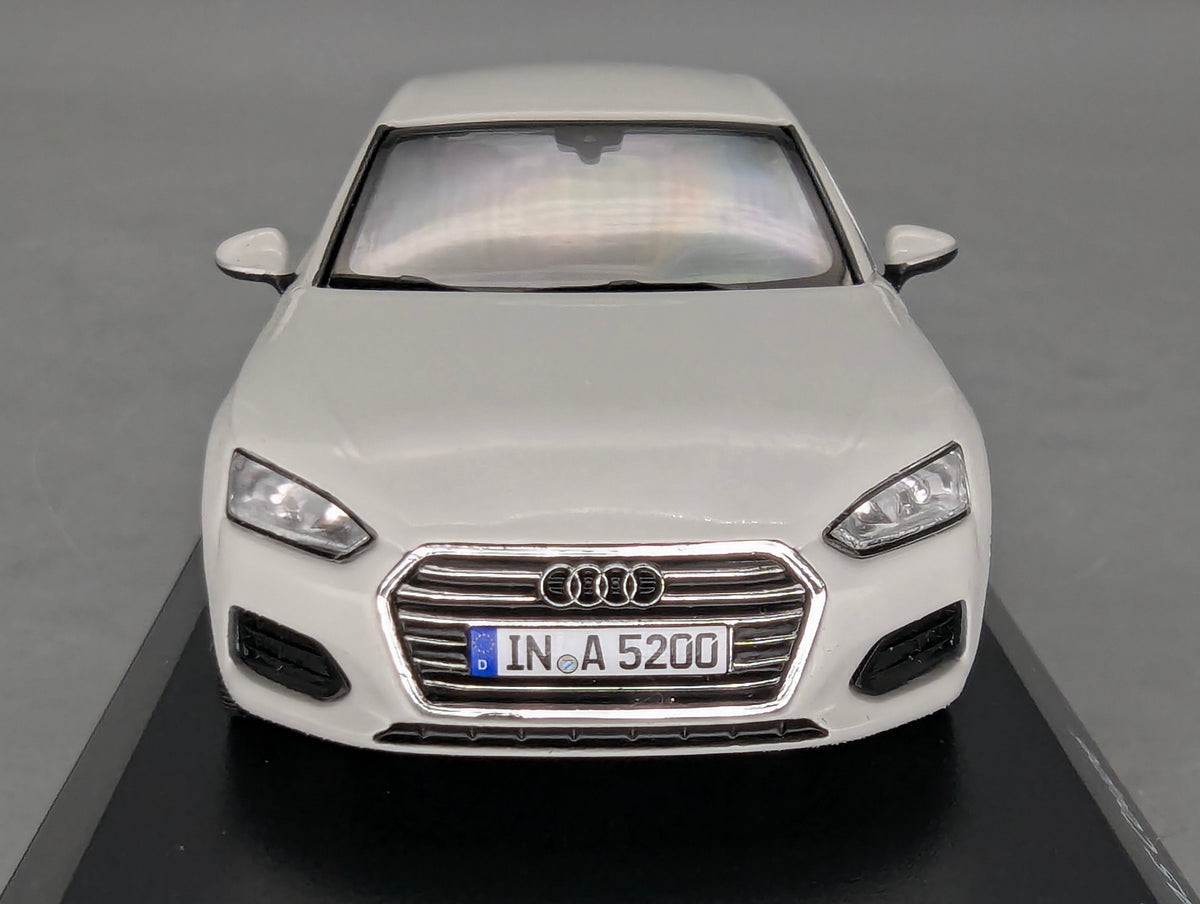Modellautos 1:43 iScale Audi A5 Coupe Gletscherweiß mit Dealer OVP