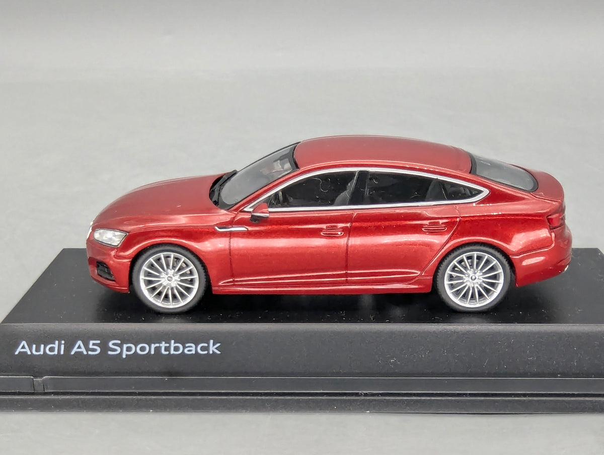 Modellautos 1:43 iScale Audi A5 Sportback Matadorrot mit Dealer OVP
