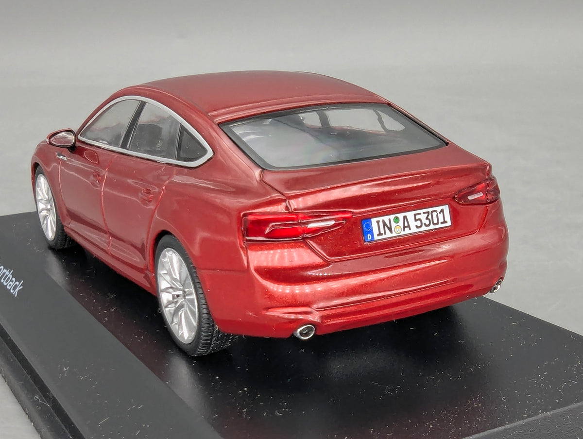 Modellautos 1:43 iScale Audi A5 Sportback Matadorrot mit Dealer OVP