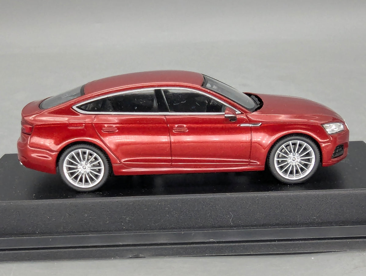 Modellautos 1:43 iScale Audi A5 Sportback Matadorrot mit Dealer OVP