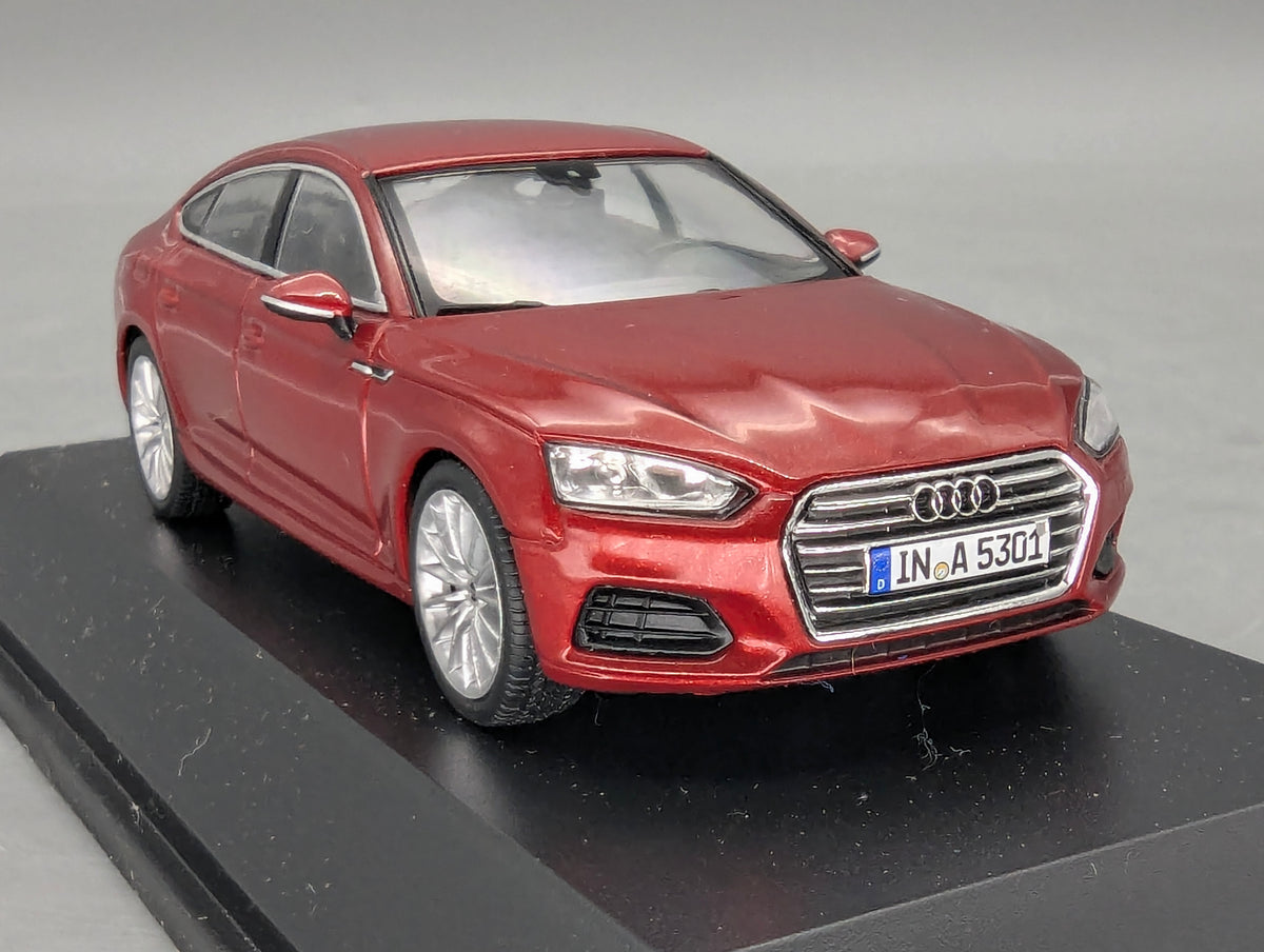 Modellautos 1:43 iScale Audi A5 Sportback Matadorrot mit Dealer OVP