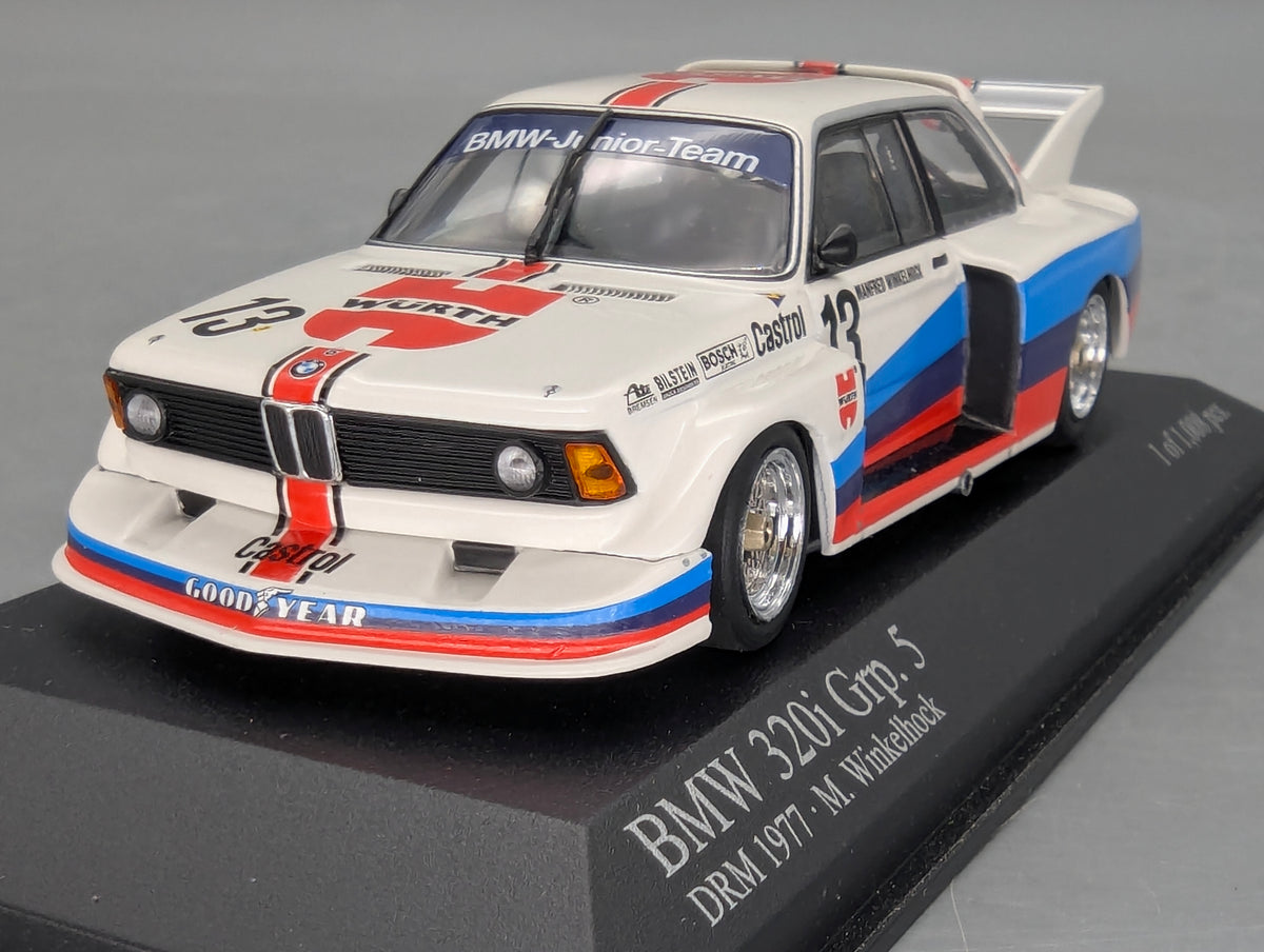 Modellautos 1:43 Minichamps BMW 320i Gpr. 5 DRM 1977 #13 M. Winkelhock mit OVP