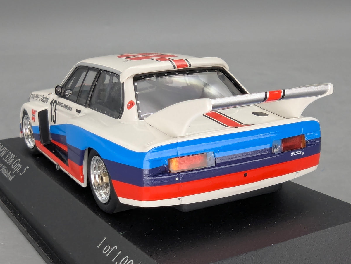 Modellautos 1:43 Minichamps BMW 320i Gpr. 5 DRM 1977 #13 M. Winkelhock mit OVP
