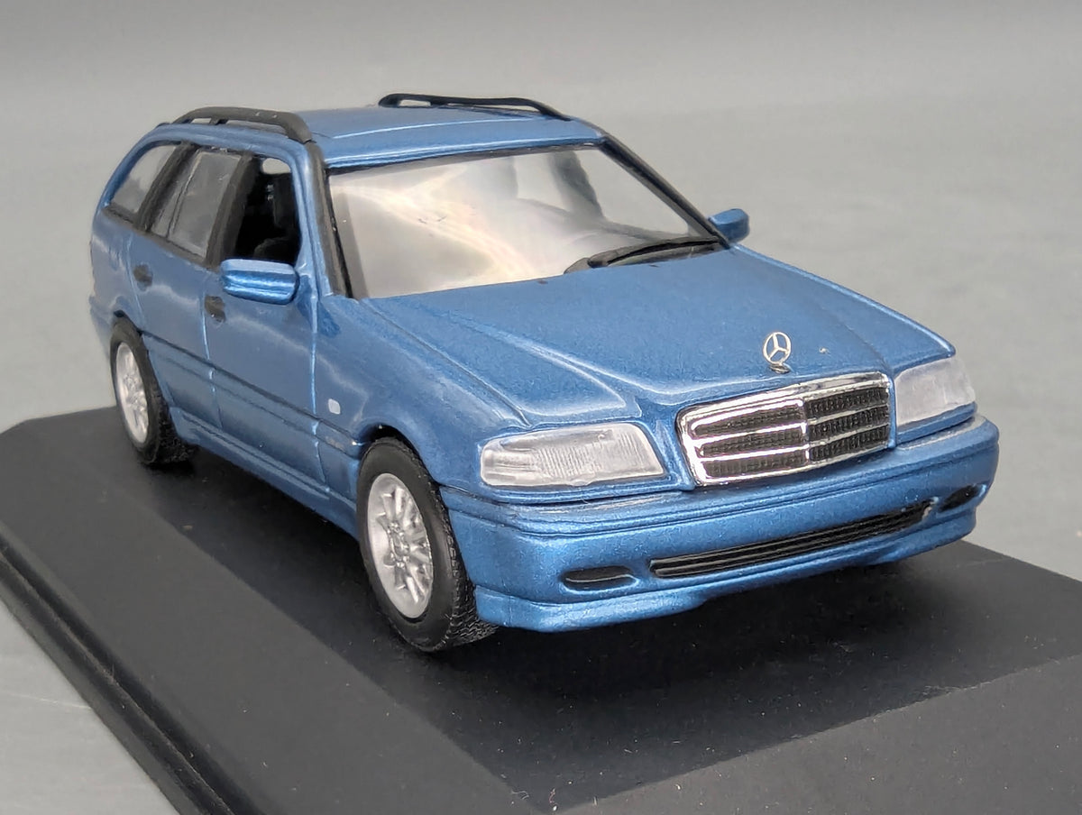Modellautos 1:43 Minichamps Mercedes-Benz C-Klasse T-Modell C240 mit Dealer OVP
