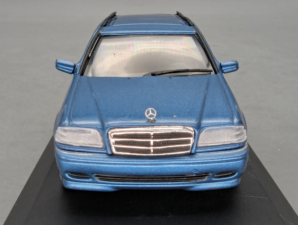 Modellautos 1:43 Minichamps Mercedes-Benz C-Klasse T-Modell C240 mit Dealer OVP
