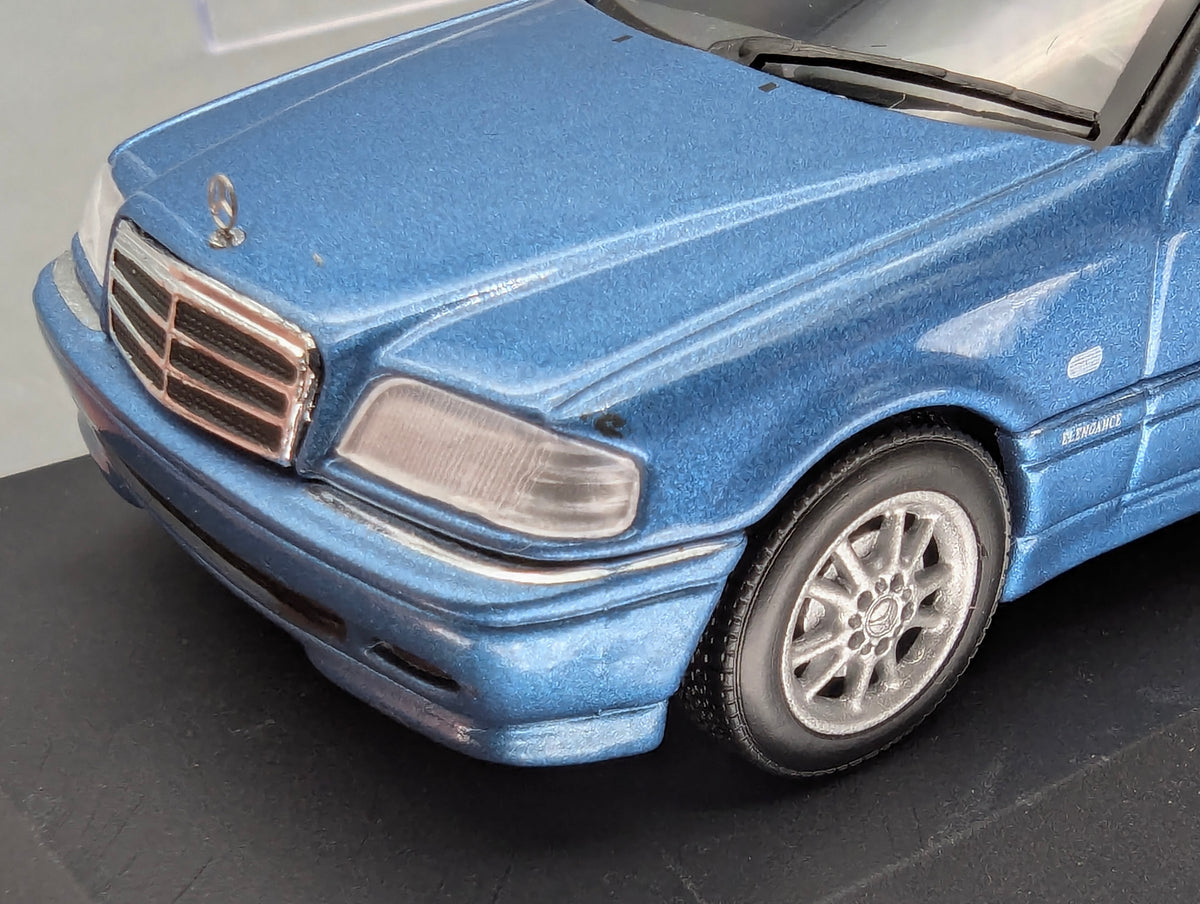 Modellautos 1:43 Minichamps Mercedes-Benz C-Klasse T-Modell C240 mit Dealer OVP