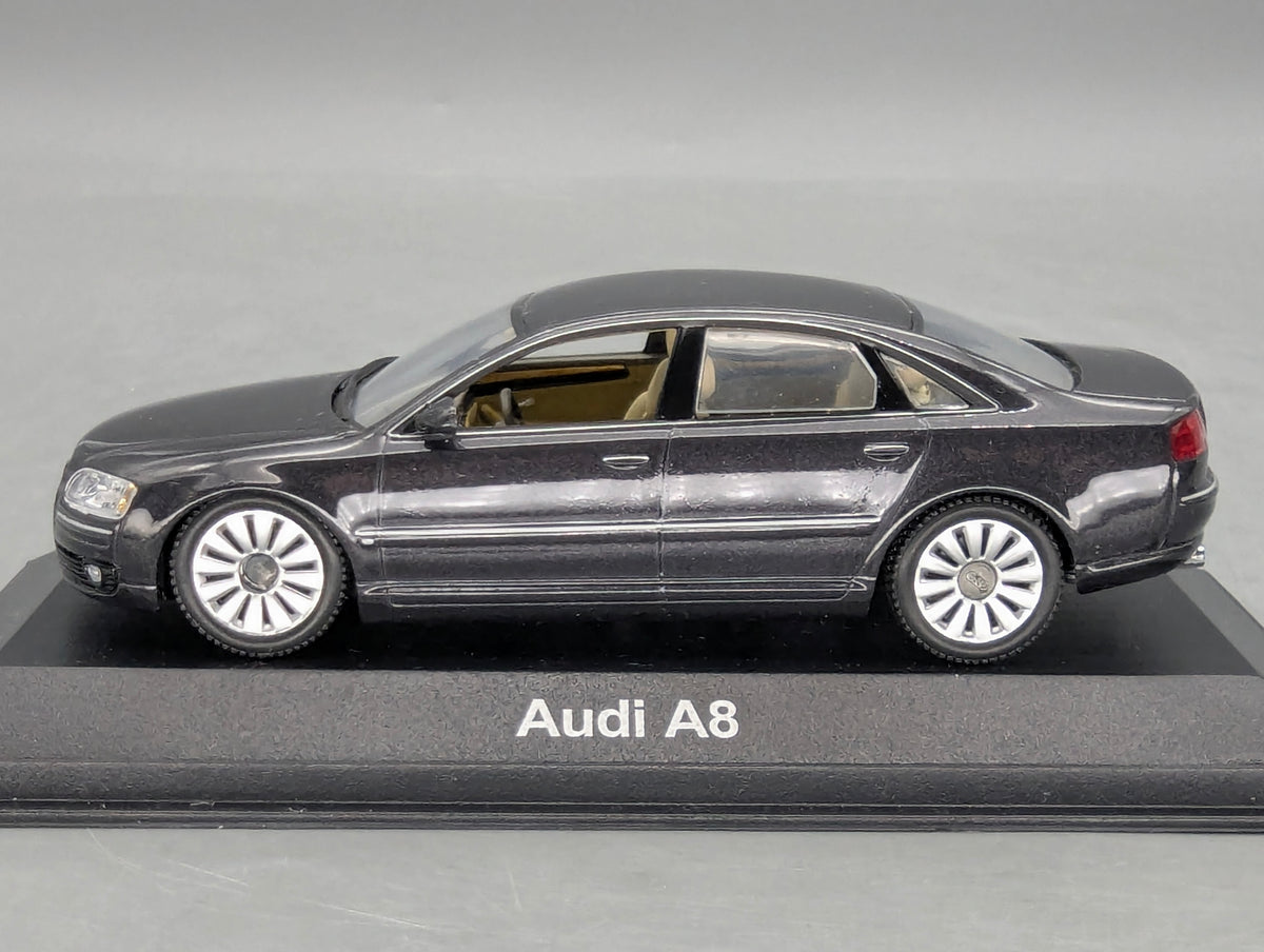 Automodell 1:43 Minichamps Audi A8 4.2 Quattro Dunkelgrau Metallic OVP