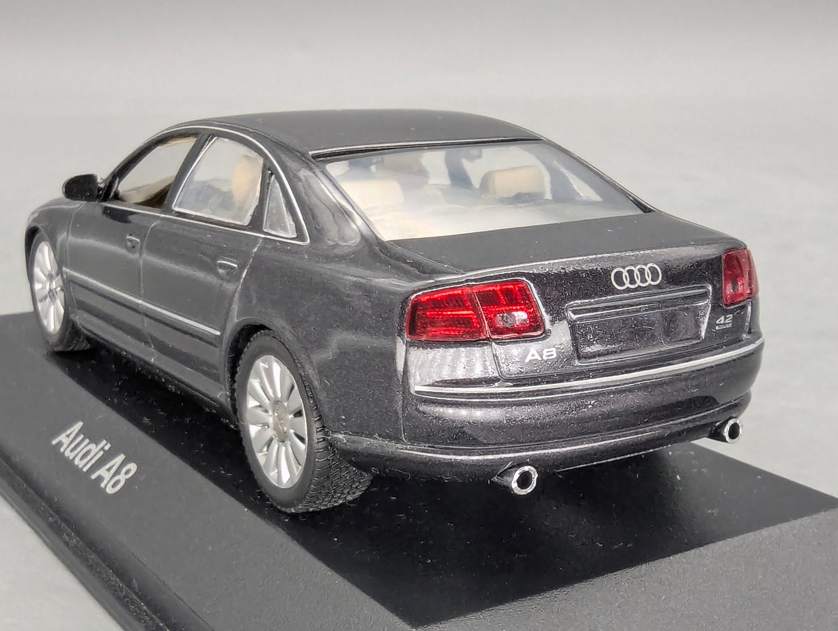 Automodell 1:43 Minichamps Audi A8 4.2 Quattro Dunkelgrau Metallic OVP