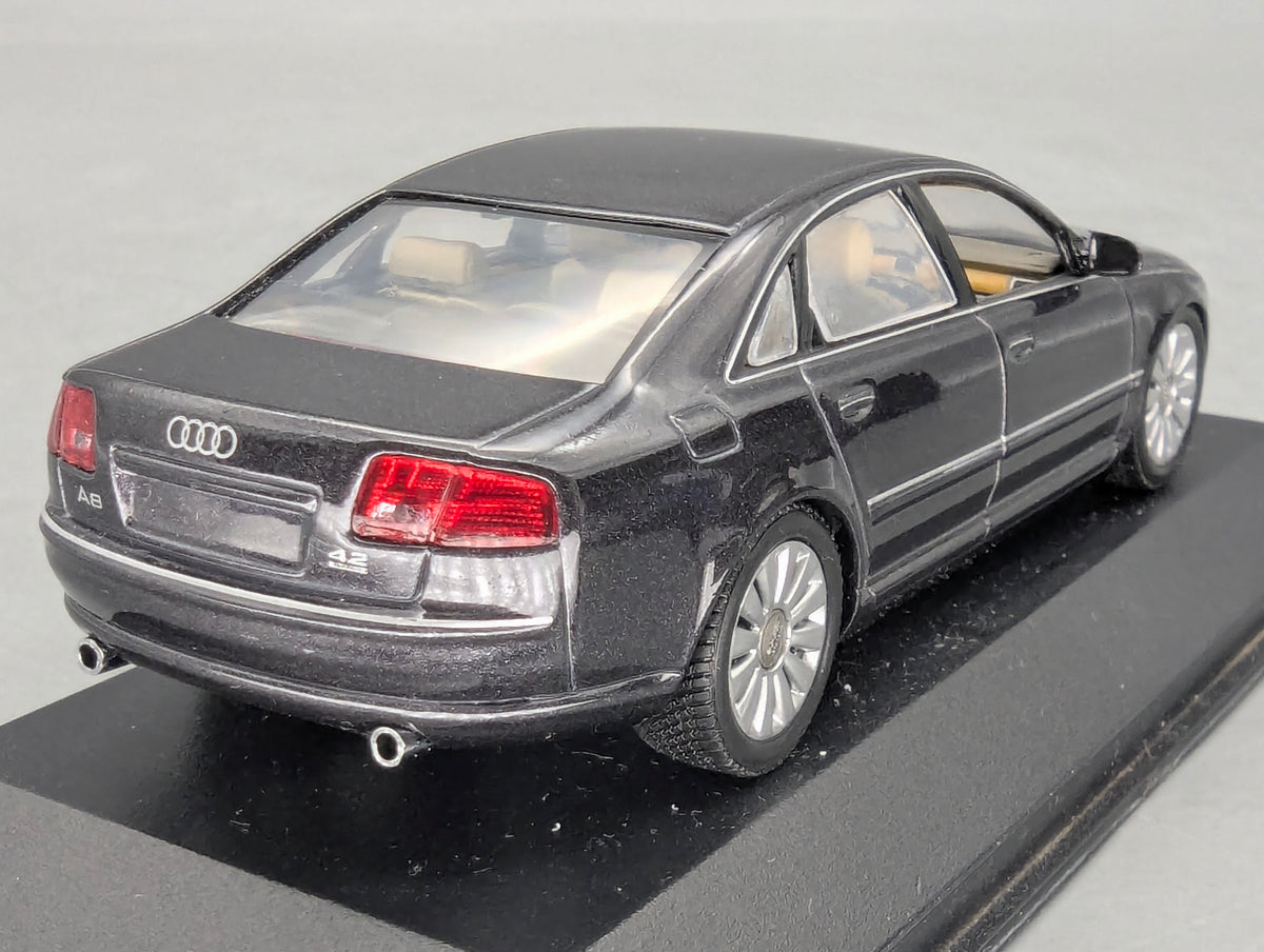 Automodell 1:43 Minichamps Audi A8 4.2 Quattro Dunkelgrau Metallic OVP