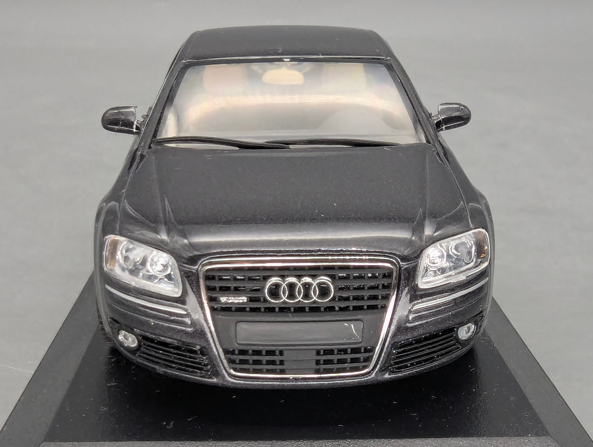 Automodell 1:43 Minichamps Audi A8 4.2 Quattro Dunkelgrau Metallic OVP