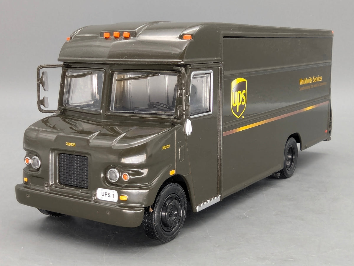 Modellautos 1:25 nicht 1:24 Revell UPS Delivery Van Lieferwagen Paketdienst