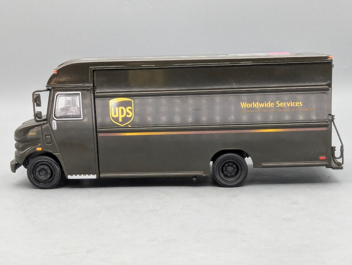 Modellautos 1:25 nicht 1:24 Revell UPS Delivery Van Lieferwagen Paketdienst