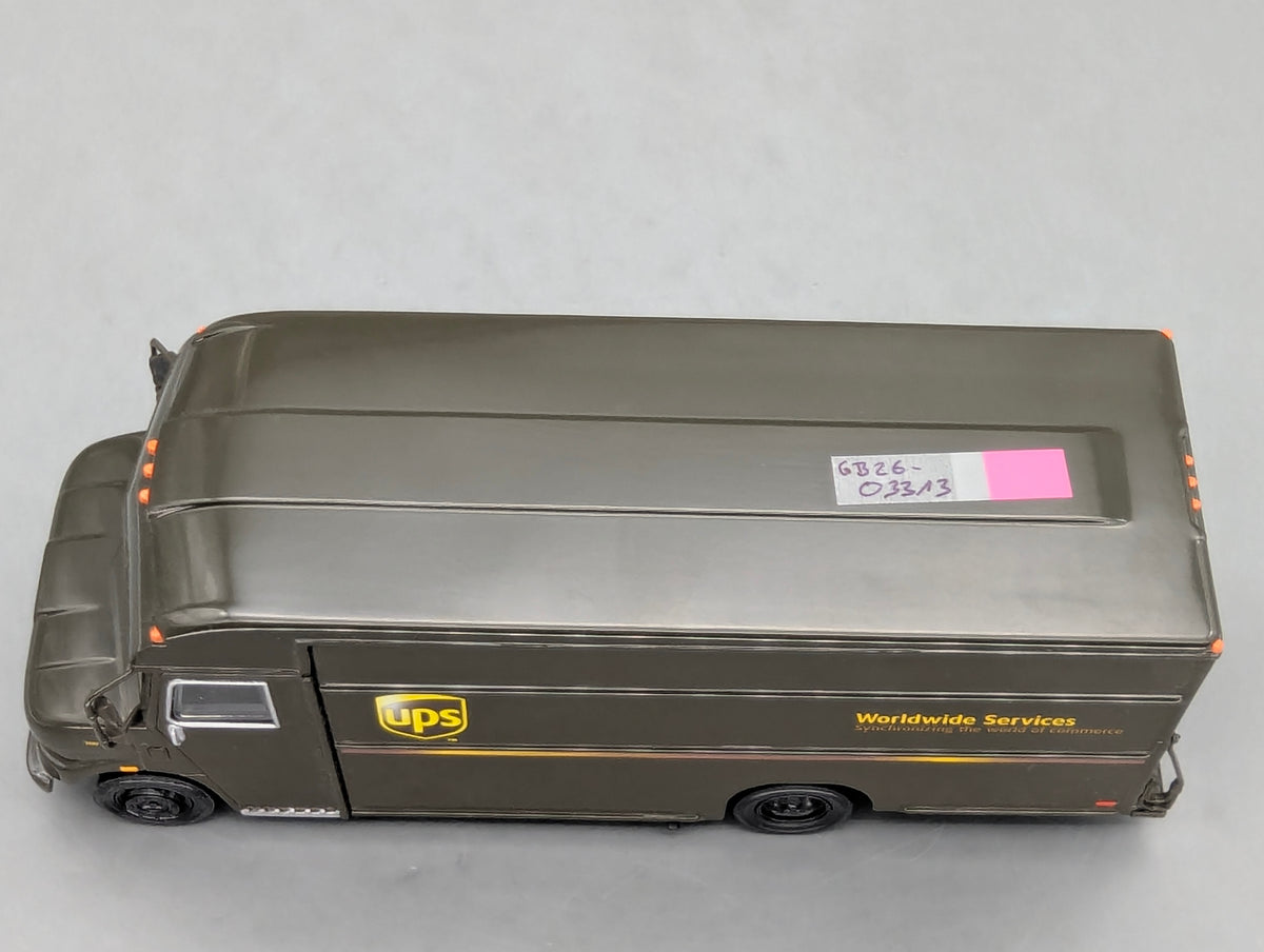 Modellautos 1:25 nicht 1:24 Revell UPS Delivery Van Lieferwagen Paketdienst
